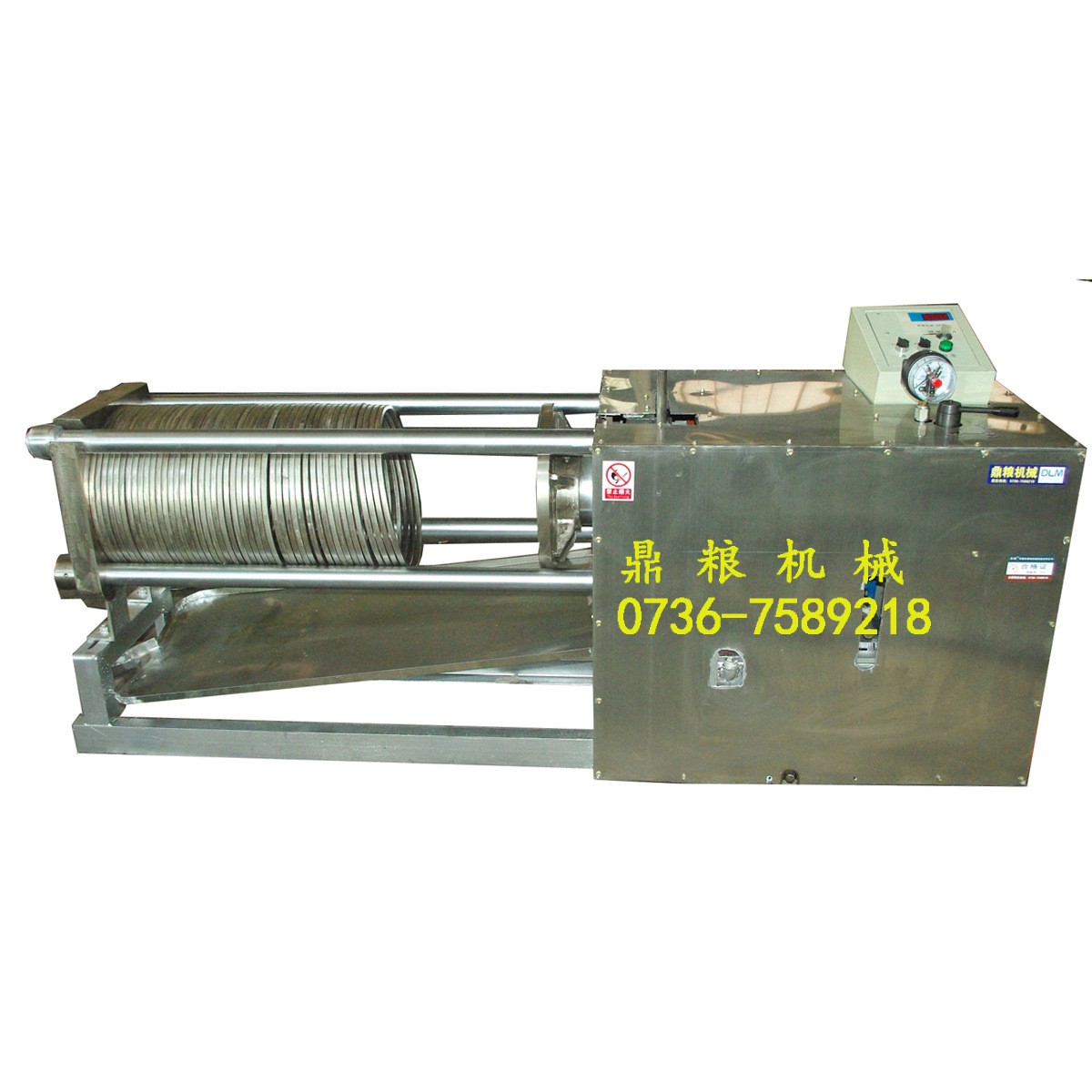 新型臥式液壓榨油機，自動壓榨自動退榨，不銹鋼材質，出油率高
