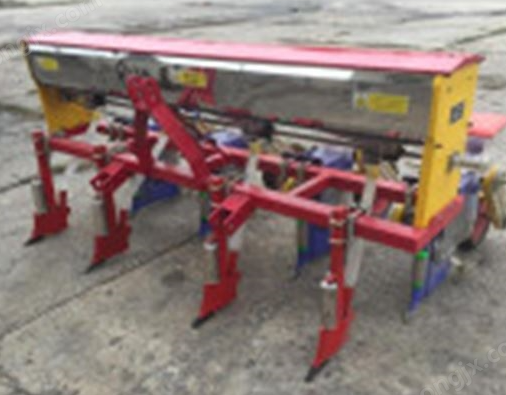 阜陽(yáng)宏強(qiáng)2BYF-4型玉米精量施肥播種機(jī)
