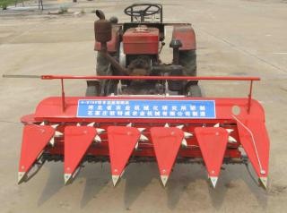 歐特威4S-150四輪前置式谷物收割機